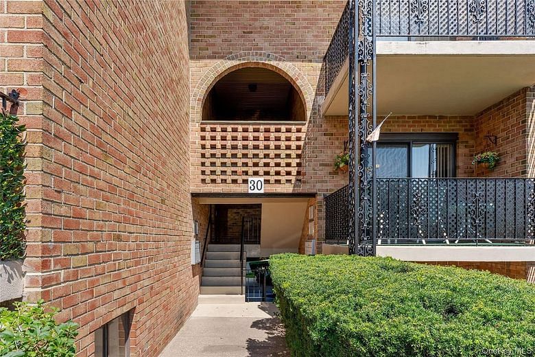 30 Gateway Road #102N