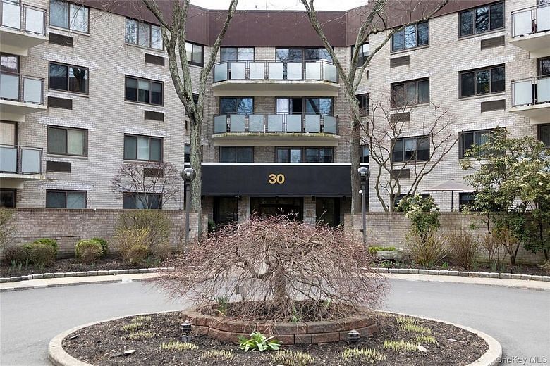 30 Greenridge Avenue #4E