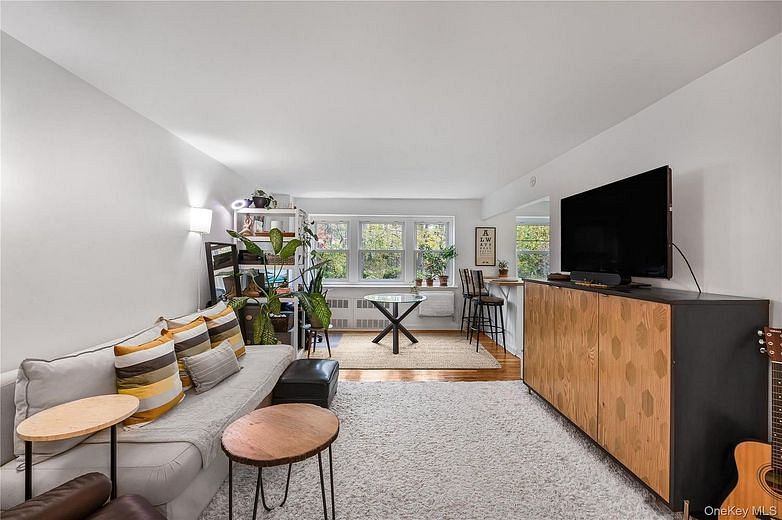 30 Pearsall Avenue #2M