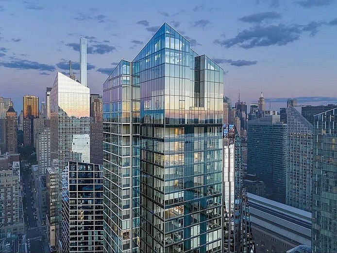 30 Riverside Boulevard #23P