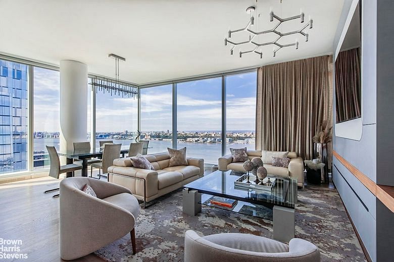 30 Riverside Boulevard #31A