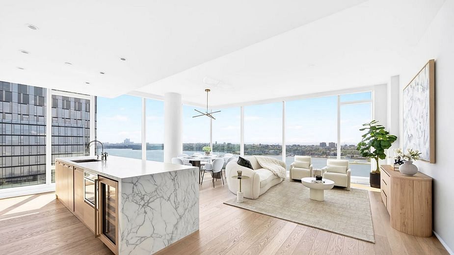 30 Riverside Boulevard #33A