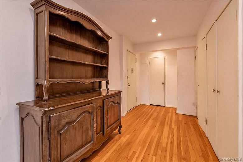 30 Stoner Avenue #3O