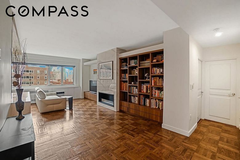 30 West 60th Street #14M