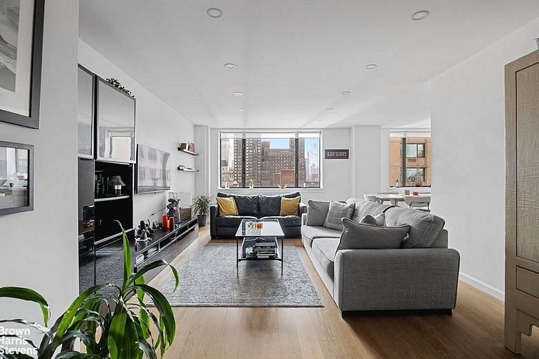 30 West 61st Street #17C
