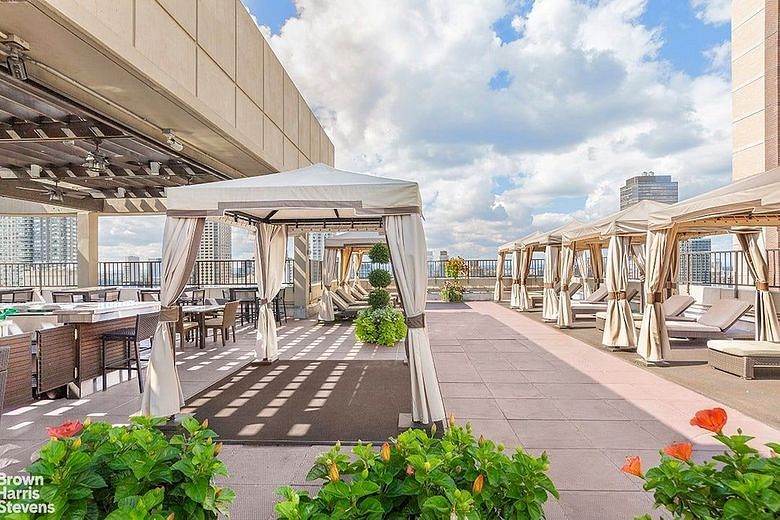 30 West 63rd Street #15L