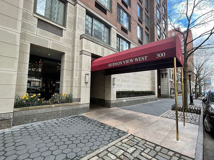 300 Albany Street #3H