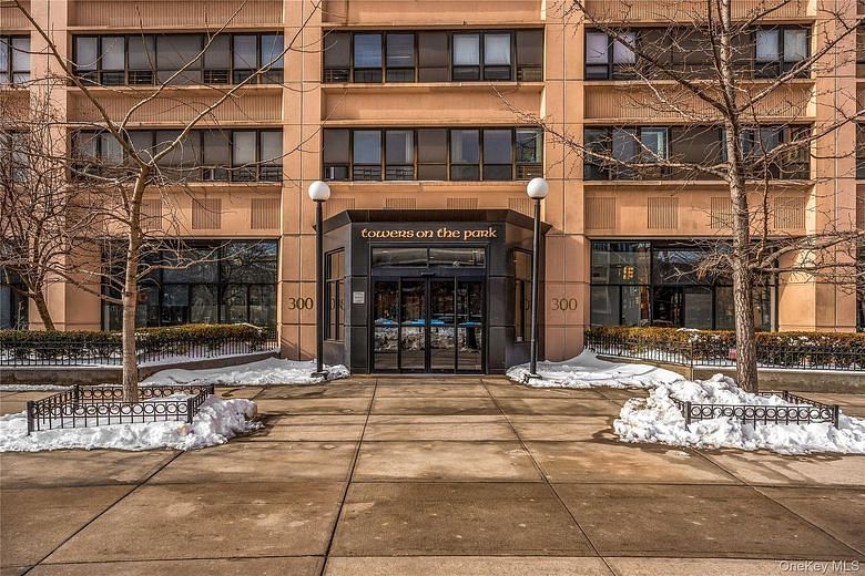 300 Cathedral Parkway #5K