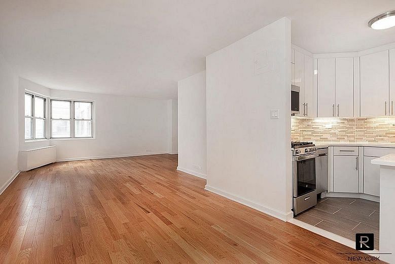 300 East 40th Street #19L