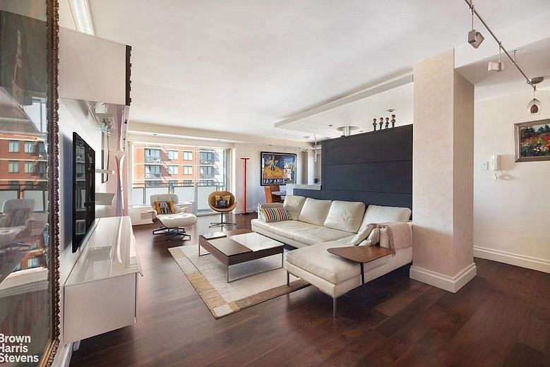 300 East 40th Street #31T