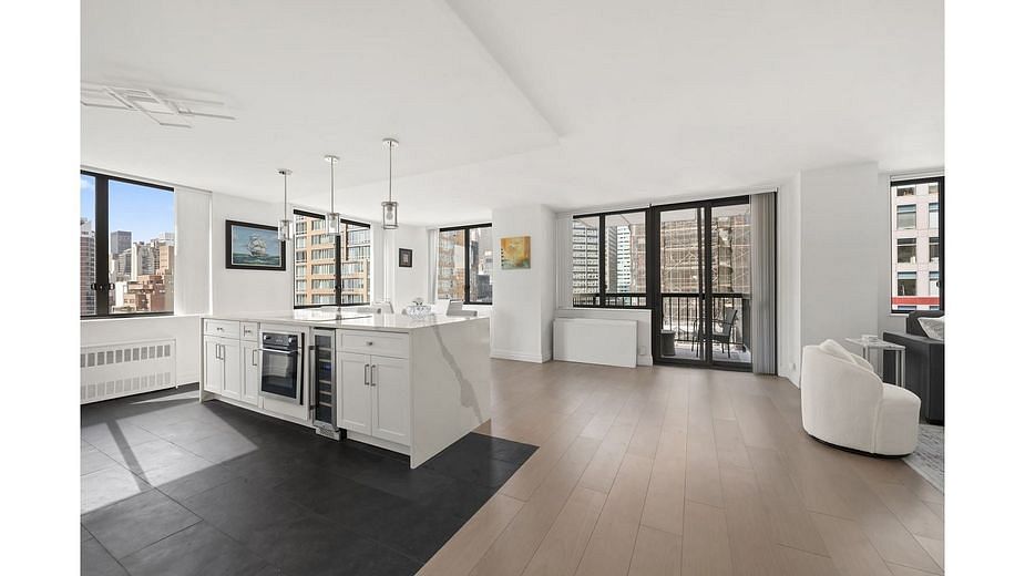 300 East 54th Street #19DE