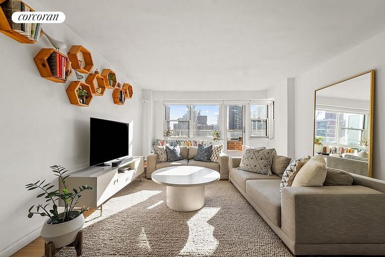 300 East 71st Street #18C