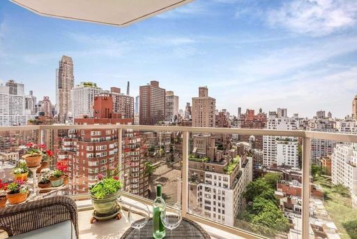 Image 1 of 25 for 300 East 74th Street #22E in Manhattan, New York, NY, 10021