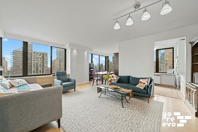 300 East 85th Street #2405