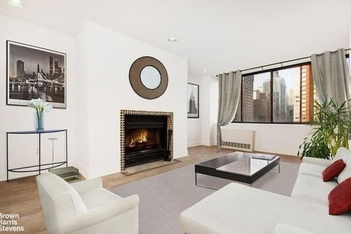 Image 1 of 7 for 300 East 90th Street #9B in Manhattan, NEW YORK, NY, 10128