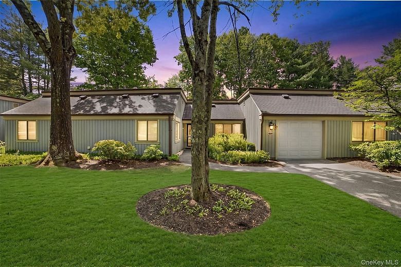 300 Heritage Hills #B