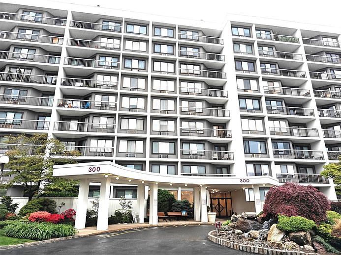 300 High Point Drive #514