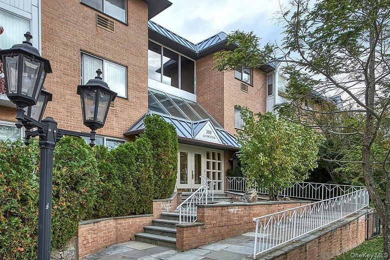 300 Livingston Avenue #2A