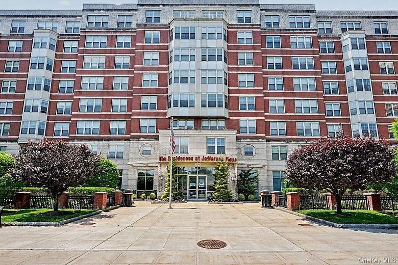 300 Mamaroneck Ave #419