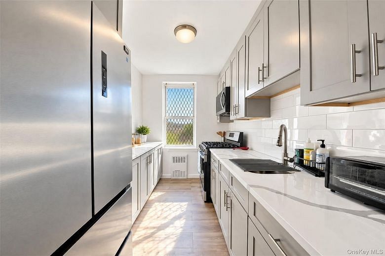300 N Broadway #4M