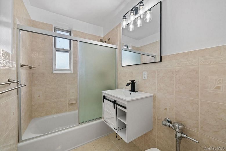 300 N Broadway #6G