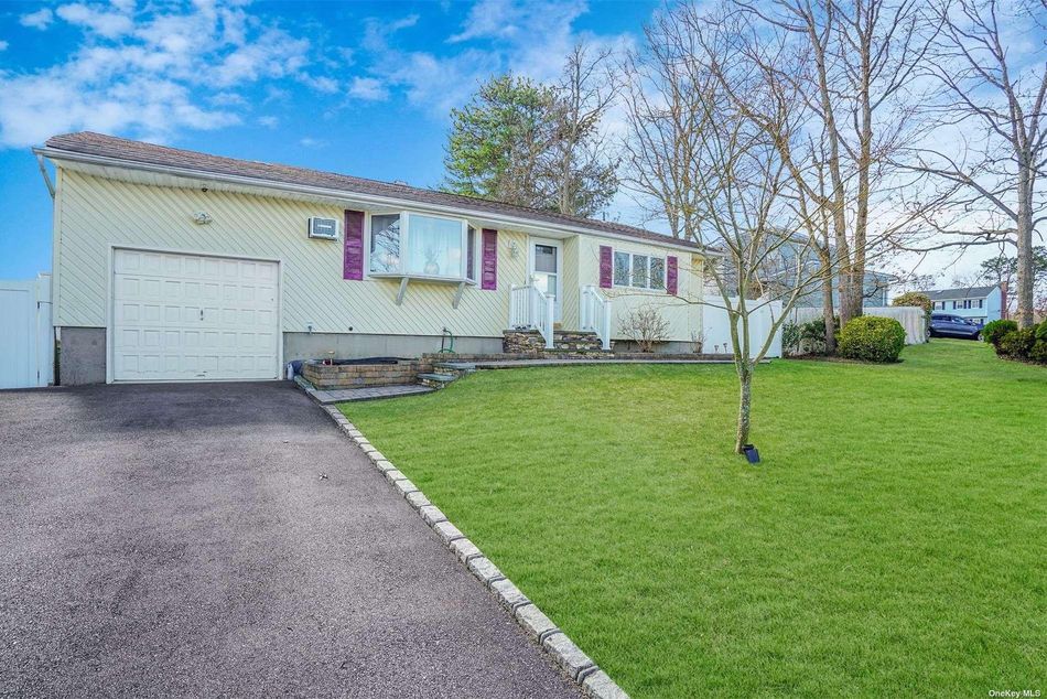 Image 1 of 8 for 300 Nagle Lane in Long Island, Central Islip, NY, 11722