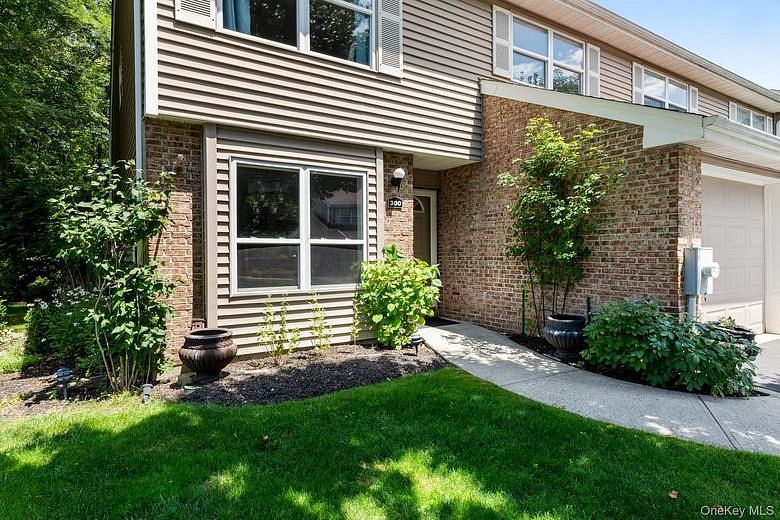 300 Pond View Lane