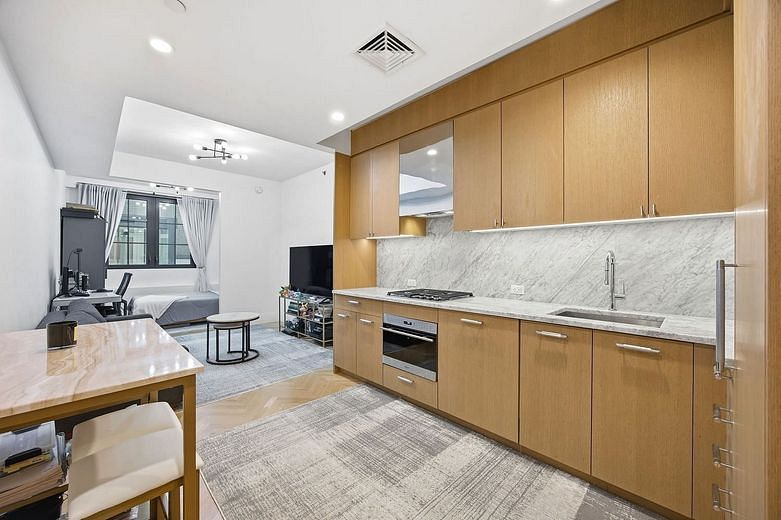 300 West 122nd Street #5R