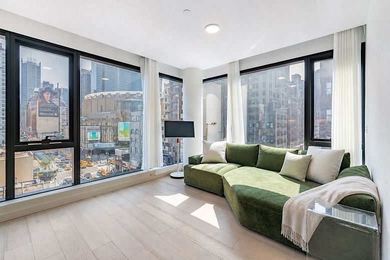 300 West 30th Street #7C