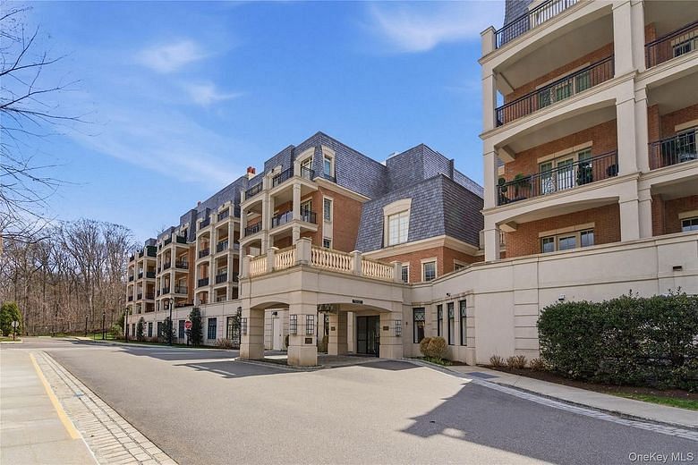 3000 Royal Court #3102