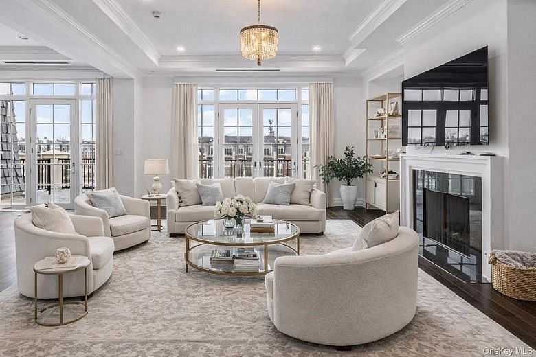 3000 Royal Court #3308