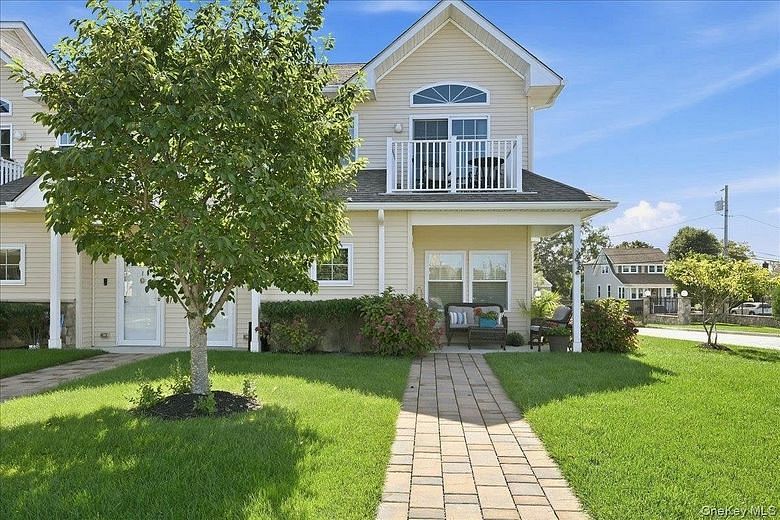 301 Anchor Court