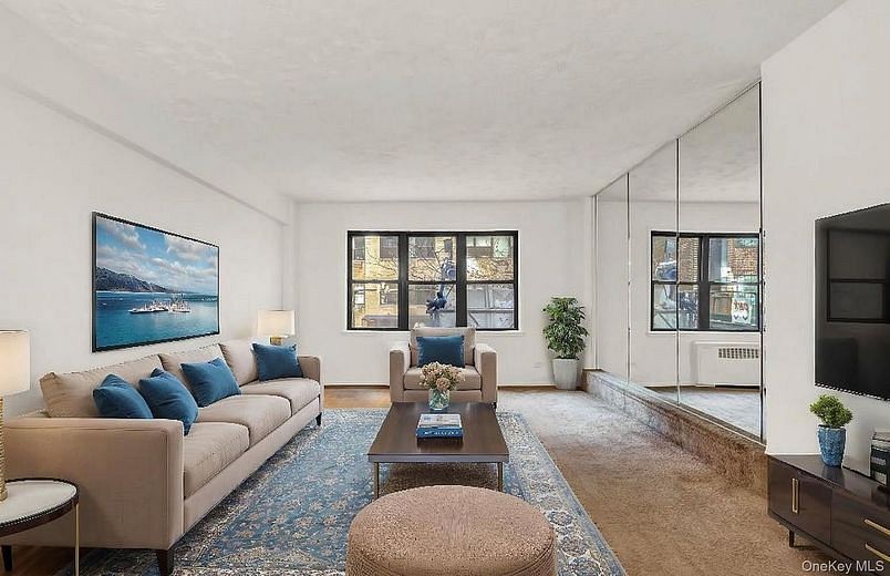 301 E 48th Street #2C