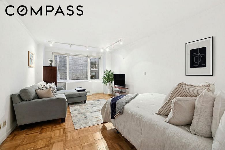 301 East 22nd Street #8B