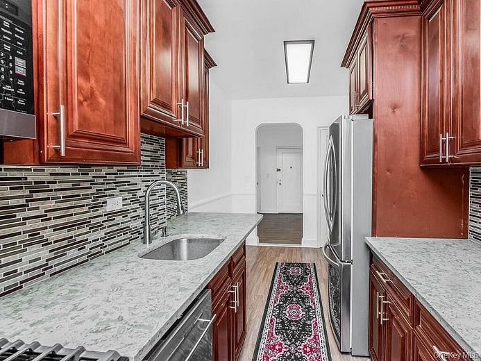 3015 Riverdale Ave #4B