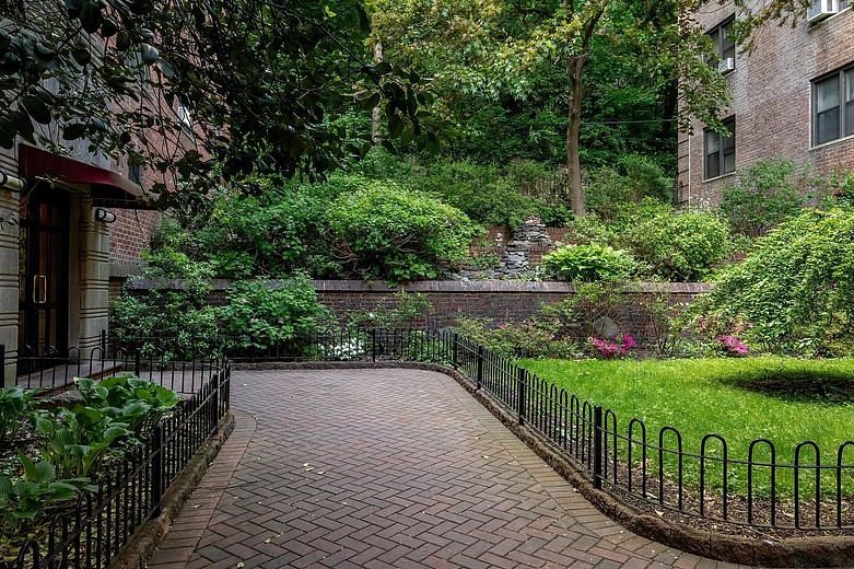 3015 Riverdale Avenue #4B