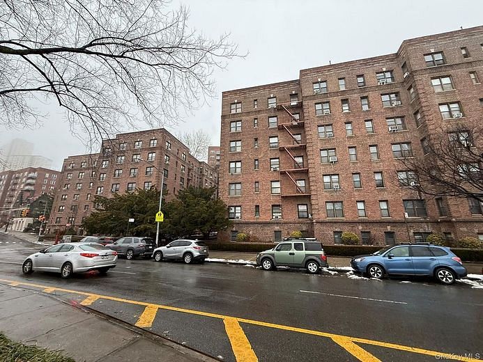 3015 Riverdale Avenue #5A