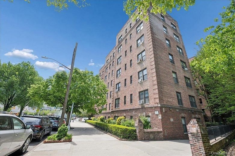 3015 Riverdale Avenue #5B
