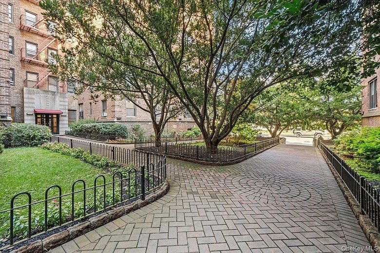 3015 Riverdale Avenue #6D