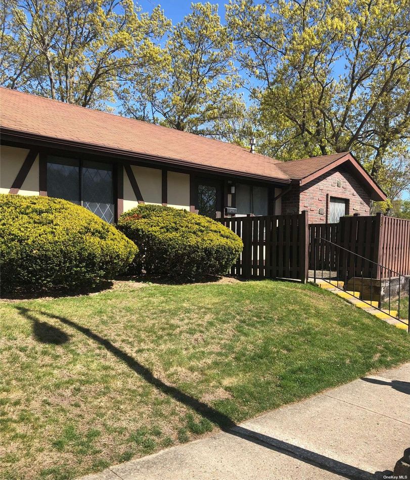 Image 1 of 13 for 13 Sagamore Hills Drive #13 in Long Island, Port Jefferson Stati, NY, 11776