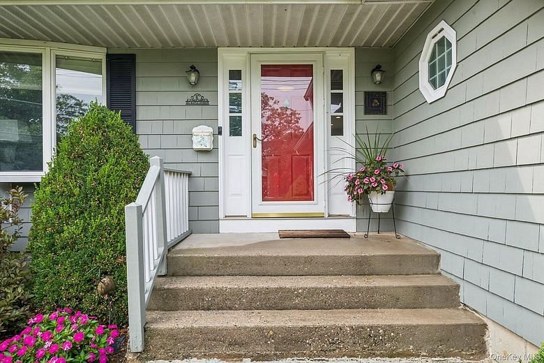 302 Maple Avenue