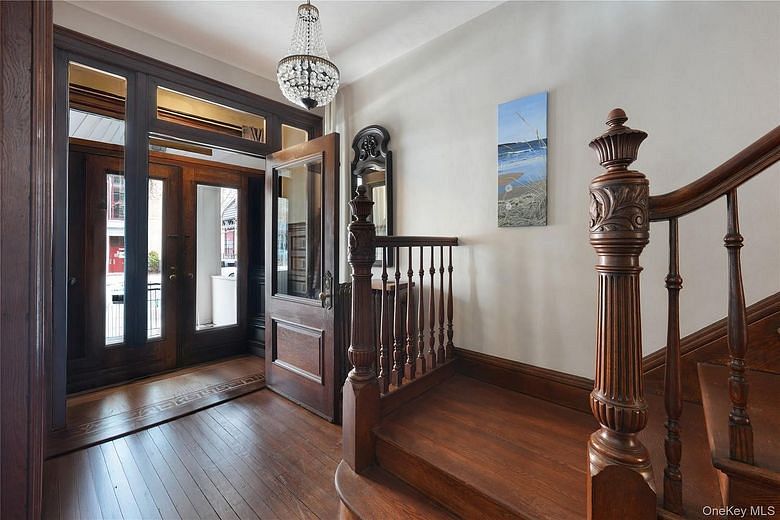 3020 Bainbridge Avenue