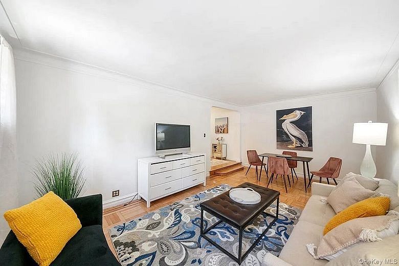 303 E 37th Street #1D