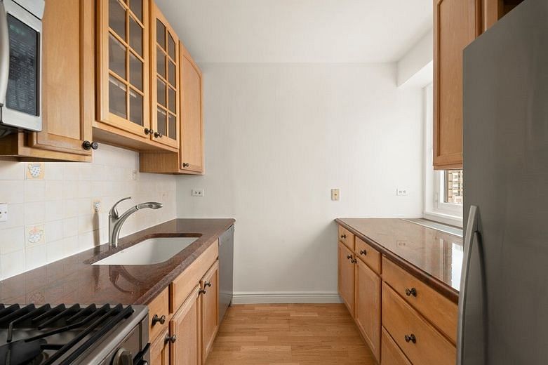 303 East 57th Street #12D