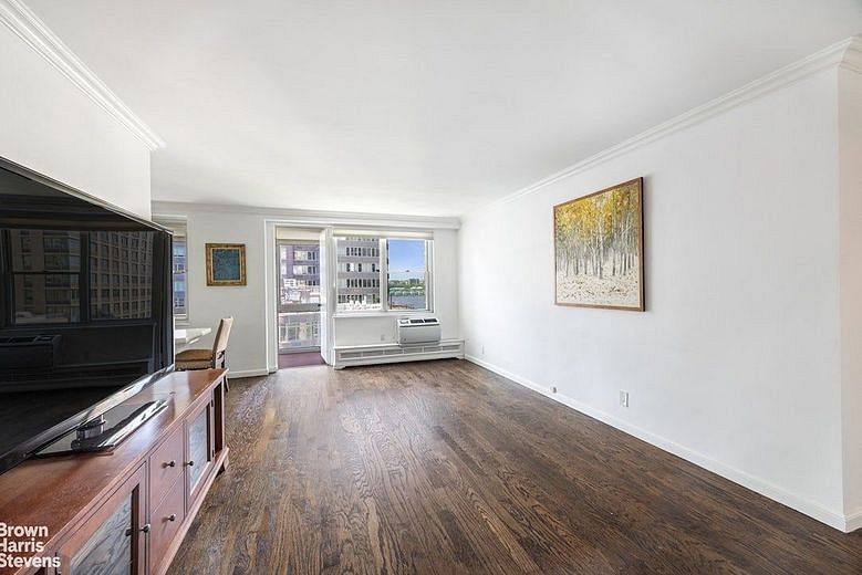 303 West 66th Street #10CW