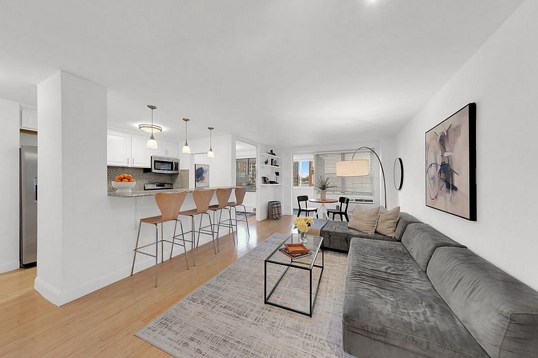 303 West 66th Street #10DE