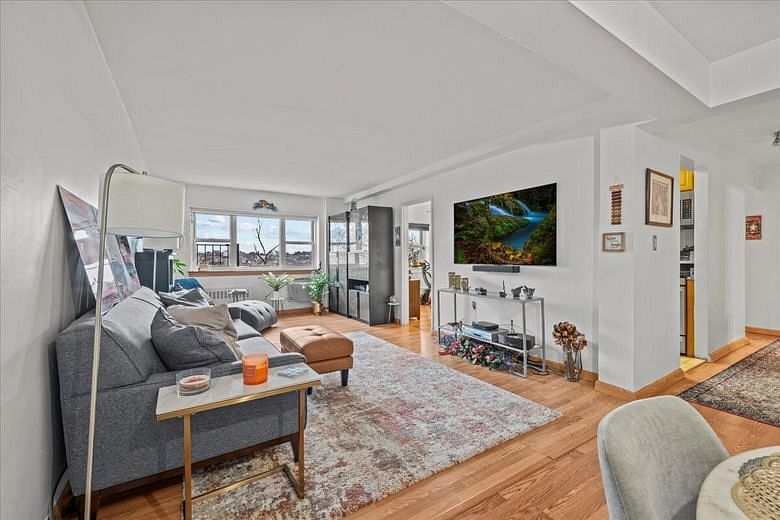 3030 Johnson avenue #4K