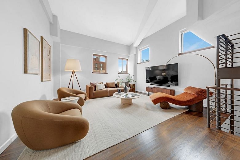 305 2nd Avenue #716