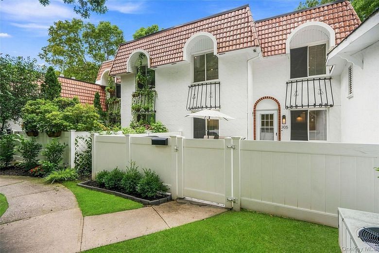305 Birchwood Road