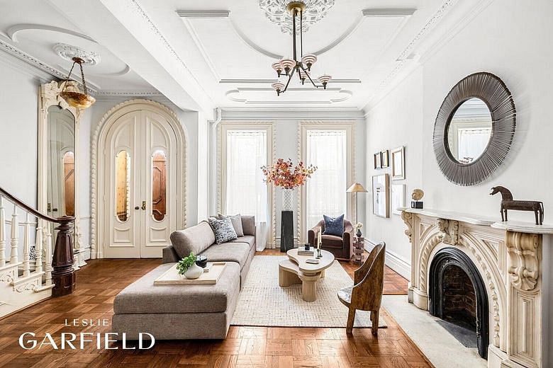 305 East 18th Street